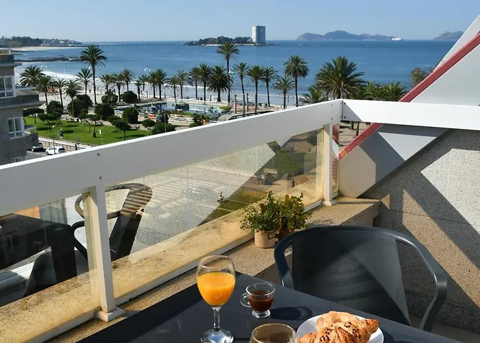 Primera Linea De Playa Samil Costa Con Garaje Incluido Apartment